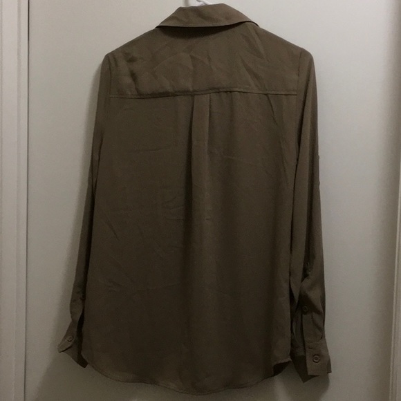 NWT New York & Company Tan Blouse Size S - Picture 10 of 11